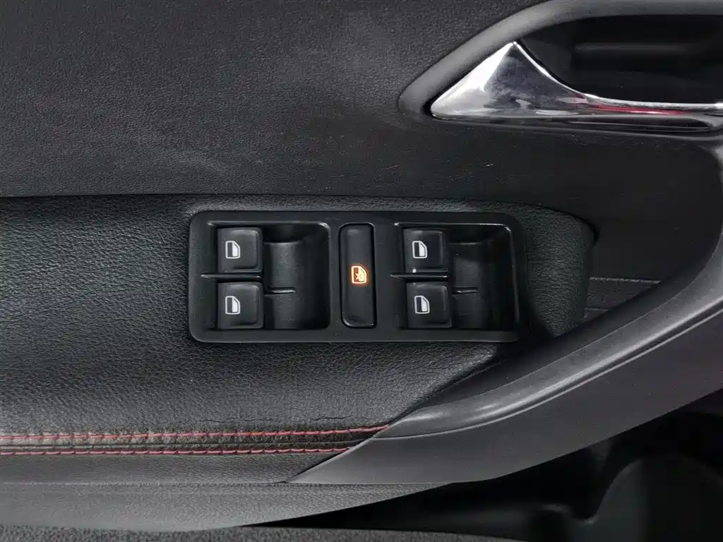 Volkswagen Polo 2016 1.4L MT