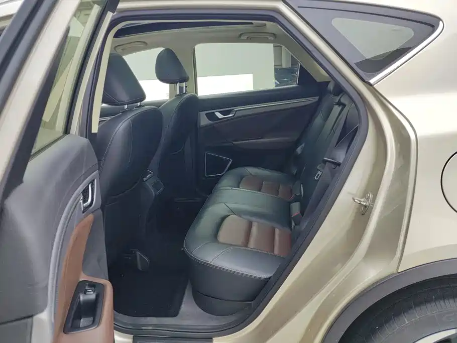 Geely Emgrand GS Sport Edition 1.4T Auto Premium Fashion Type, фото 11