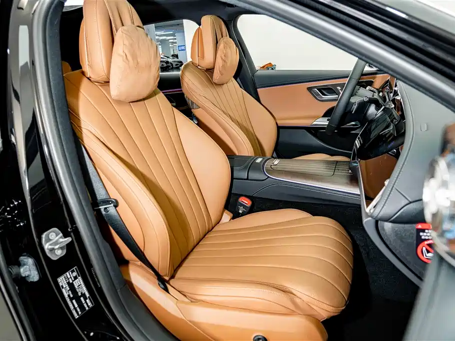 Mercedes-Benz E-Class — миниатюра 19