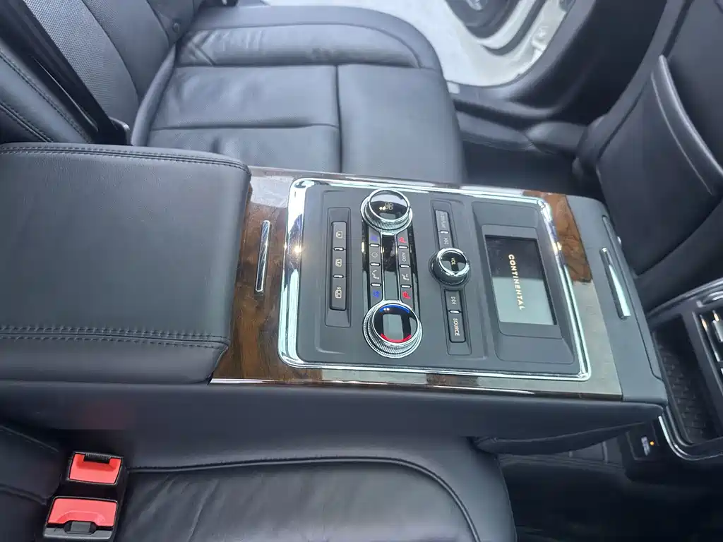 Lincoln Continental — миниатюра 15