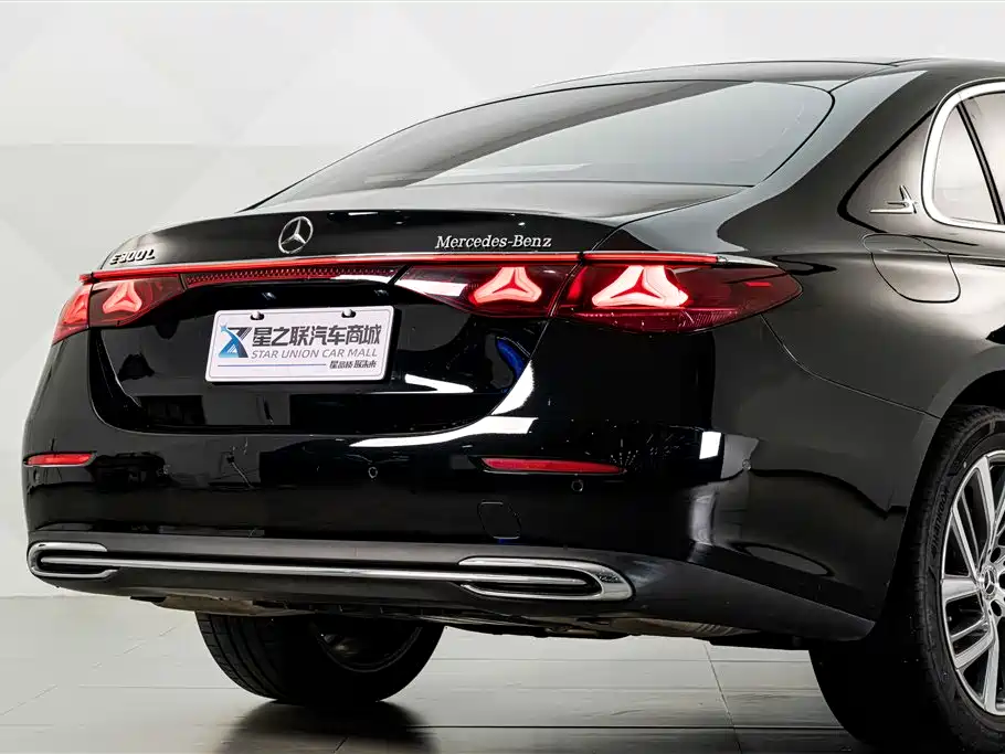 Mercedes-Benz E-Class — миниатюра 7