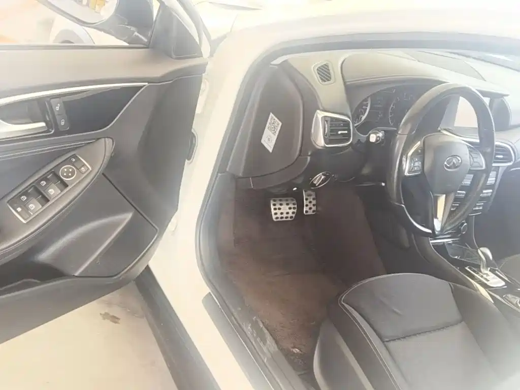 Infiniti QX30 — миниатюра 16