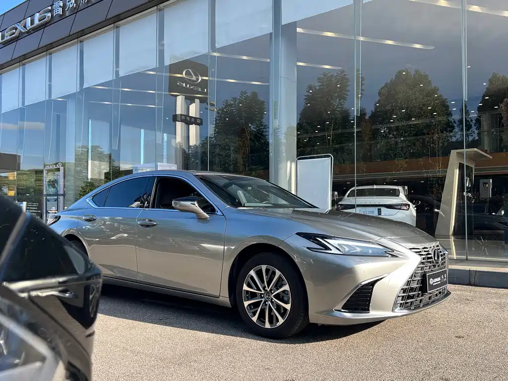 Lexus ES — миниатюра 5