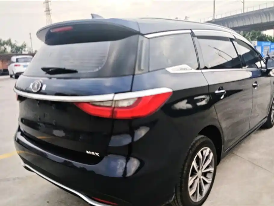 BYD SONG MAX