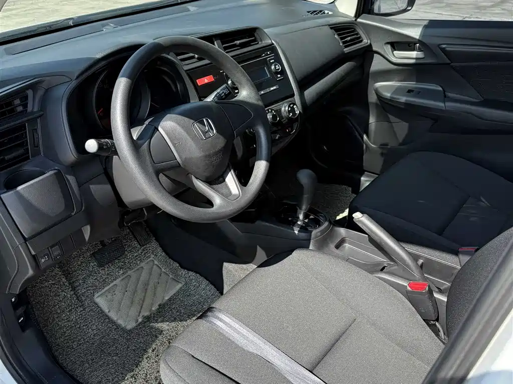 Honda Fit — миниатюра 7