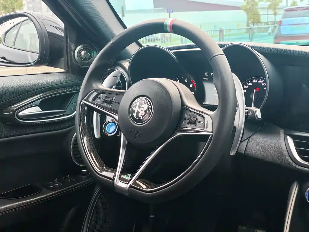 Alfa Romeo Giulia — миниатюра 12