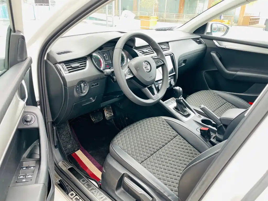 Skoda Octavia — миниатюра 5