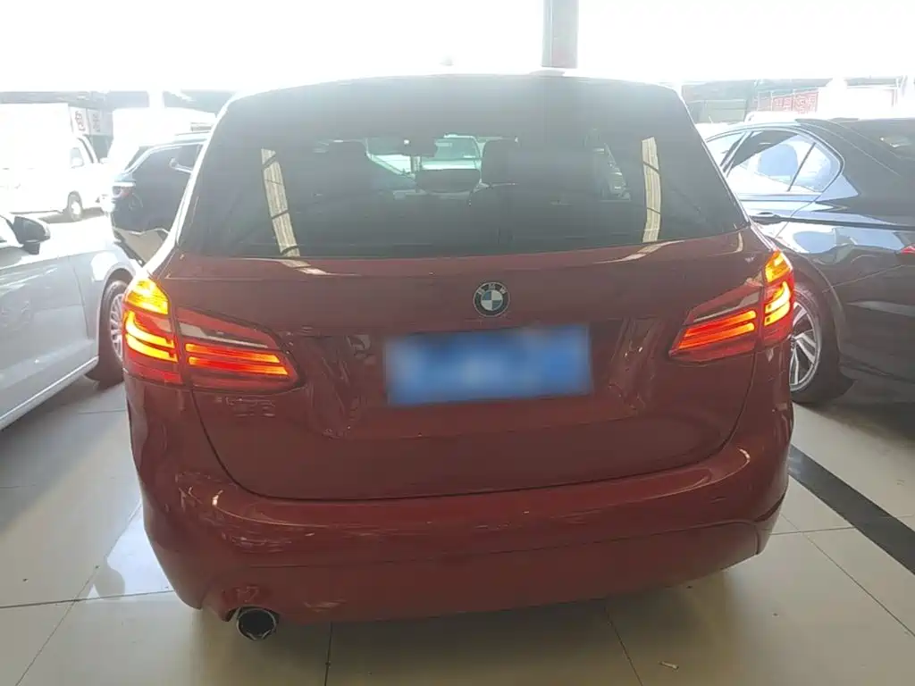 BMW 2 Series Active Tourer — миниатюра 6