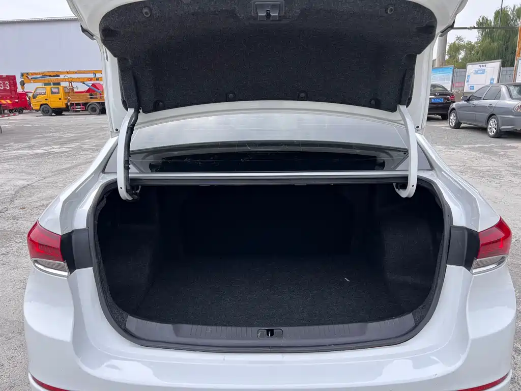 Buick Excelle — миниатюра 15