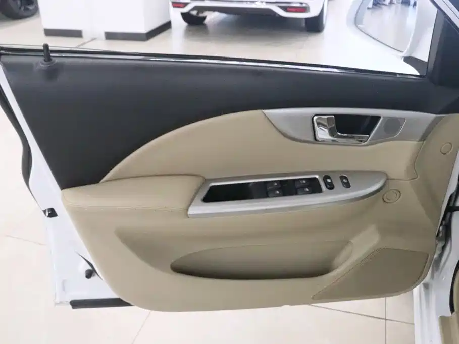 Buick Excelle — миниатюра 10