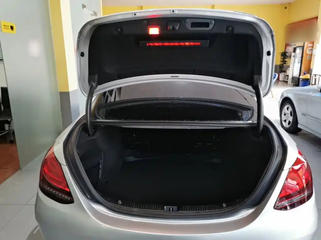 Mercedes-Benz C-Class — миниатюра 19