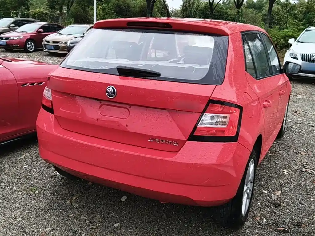 Skoda Fabia — миниатюра 7