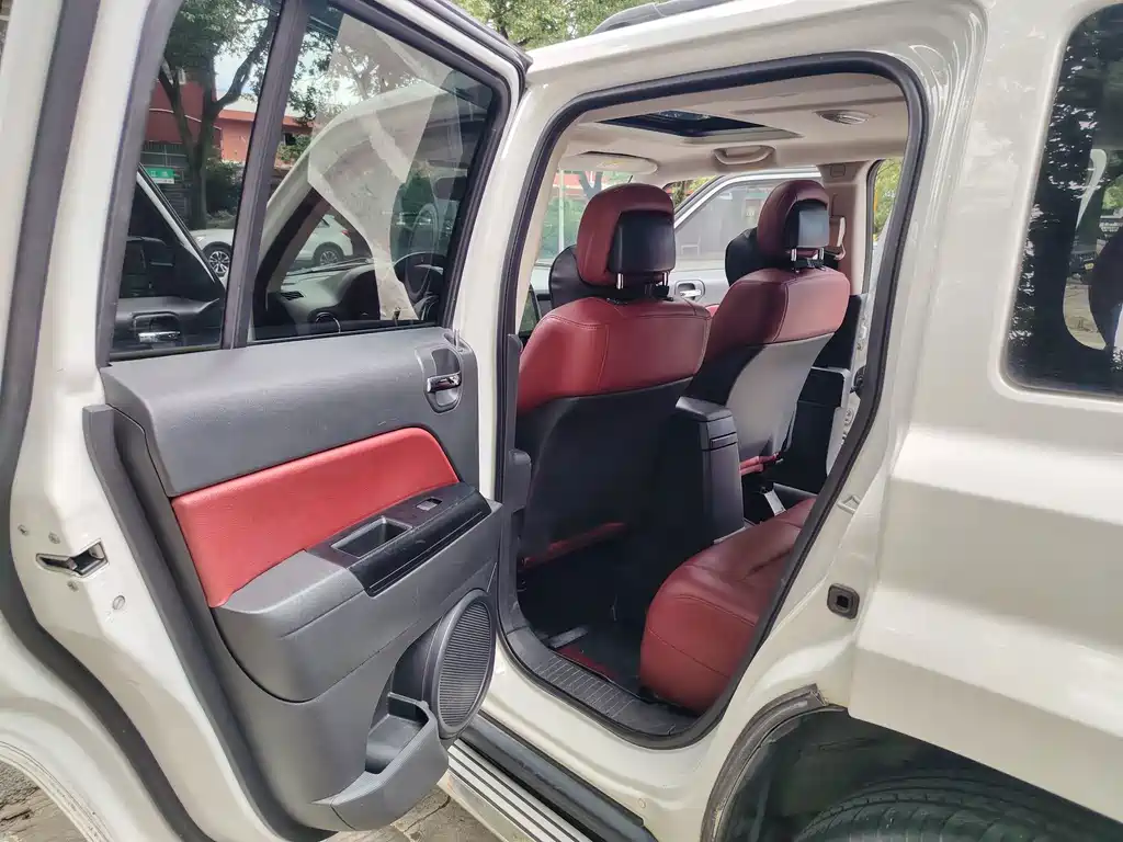 Jeep Patriot — миниатюра 7