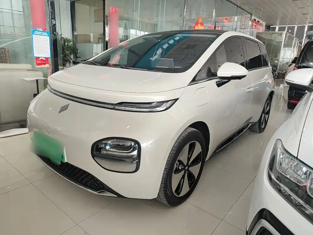 Baojun Yunduo — миниатюра 2