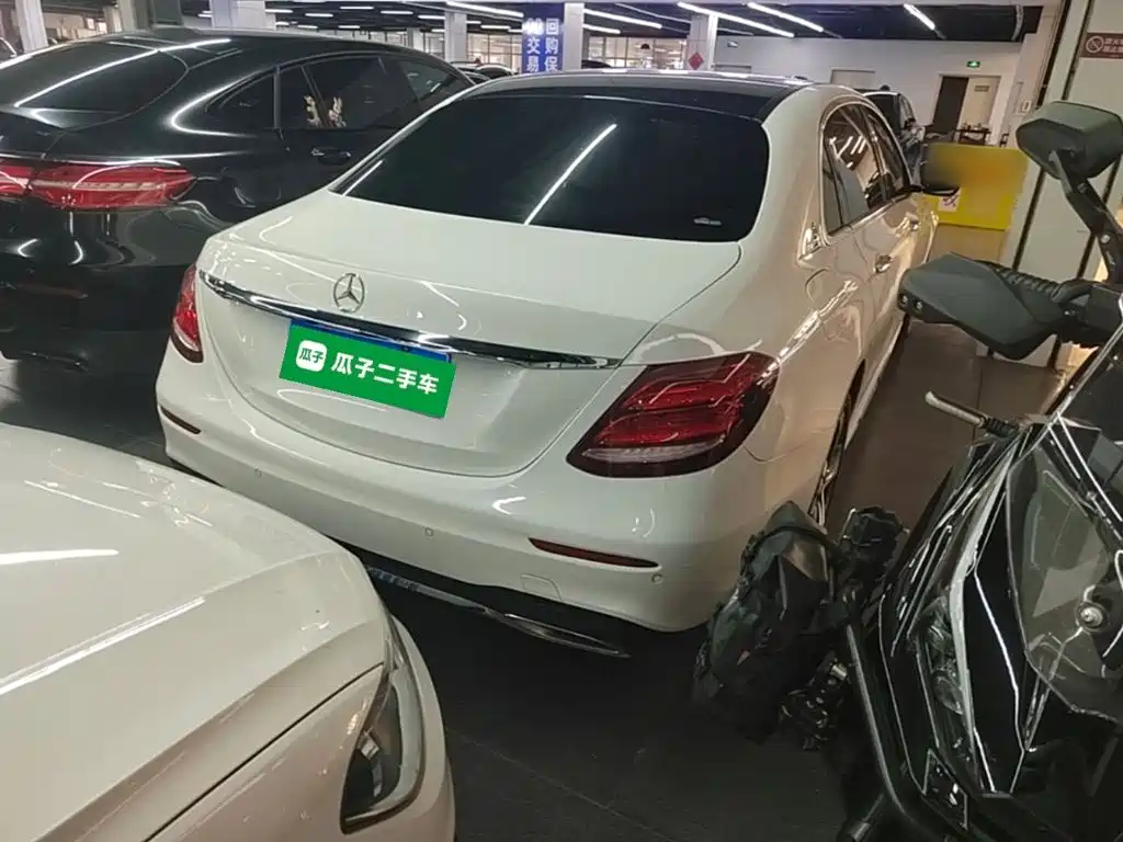Mercedes-Benz E-Class — миниатюра 7