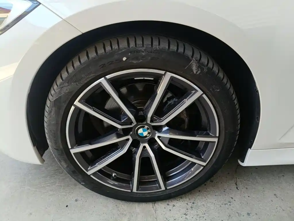 BMW 3 Series — миниатюра 23