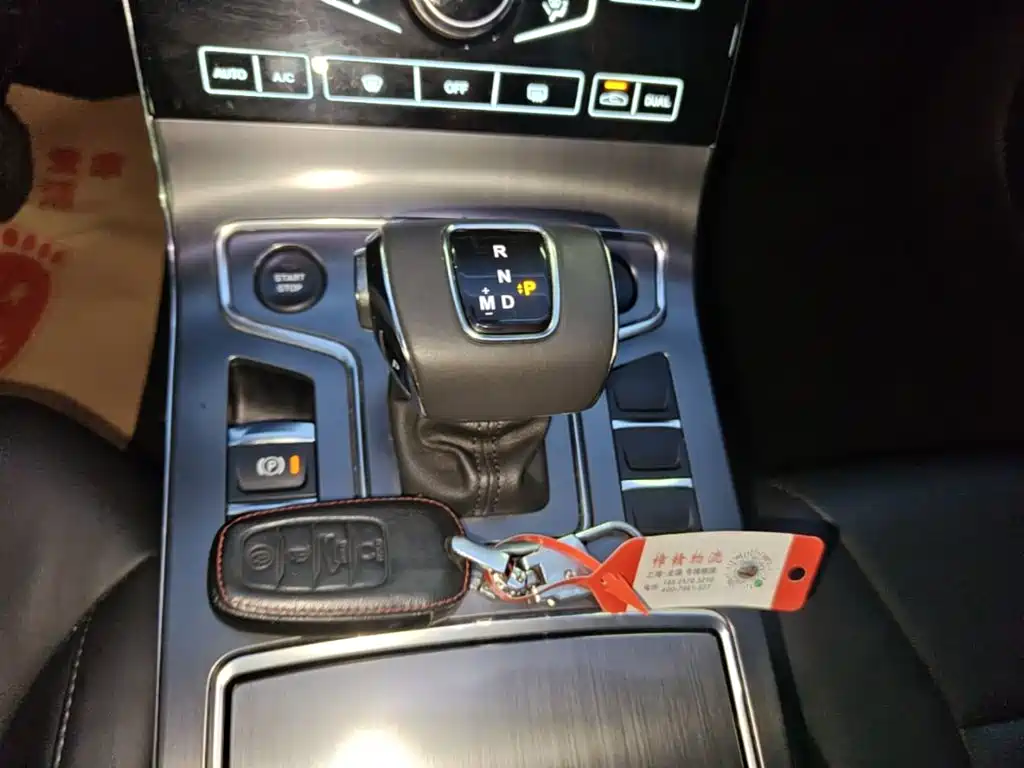 Hongqi Hongqi H5 — миниатюра 14