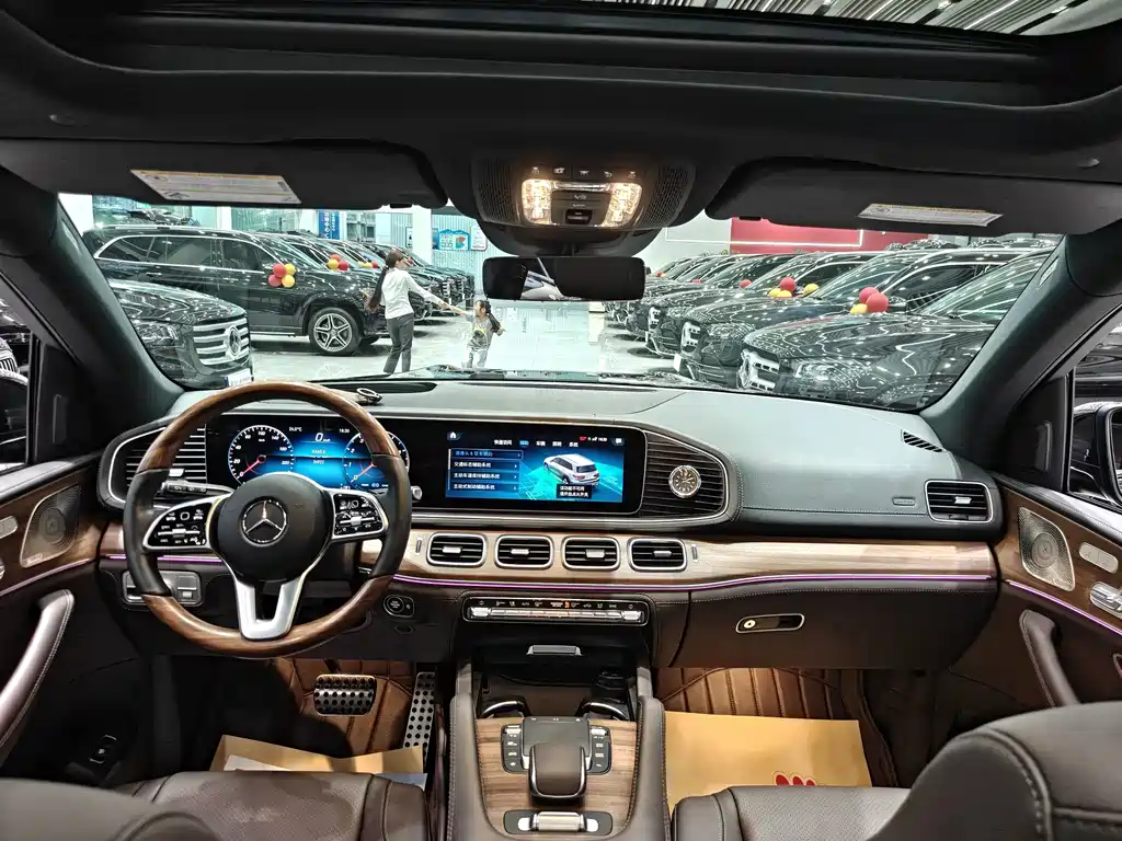 Mercedes-Benz GLS — миниатюра 10