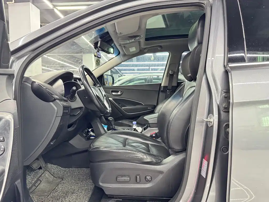 Hyundai Santa Fe (Import) — миниатюра 8