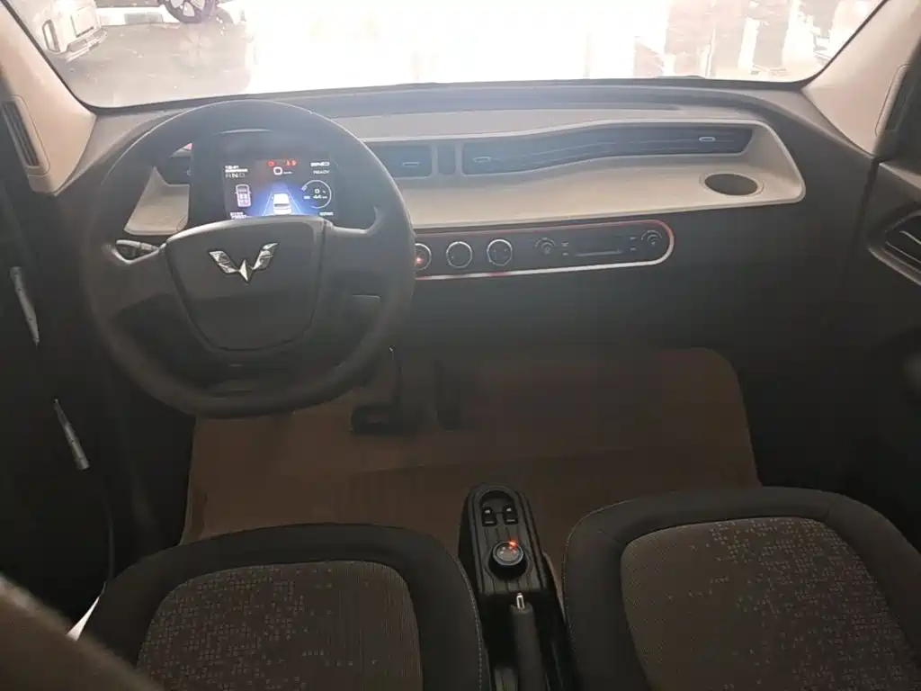 Wuling MINIEV — миниатюра 10
