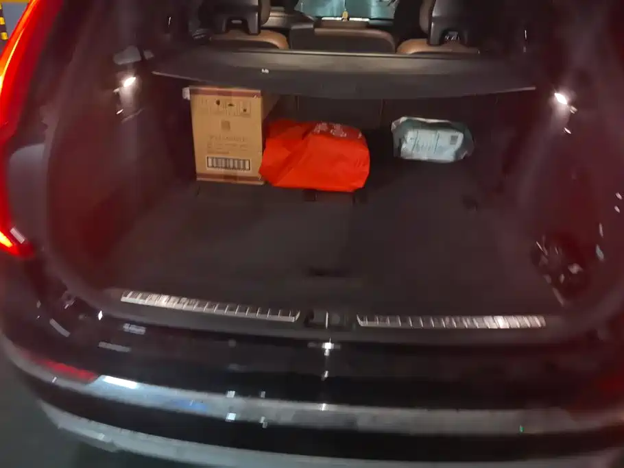 Volvo XC90 PHEV — миниатюра 4