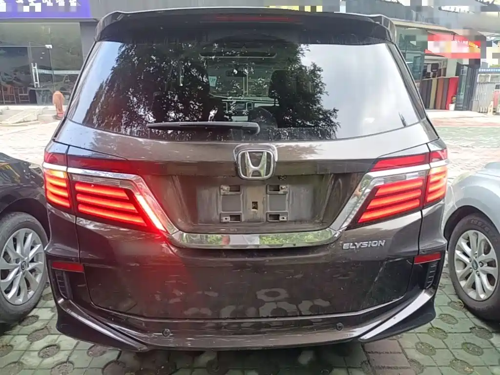 Honda Elysion — миниатюра 6