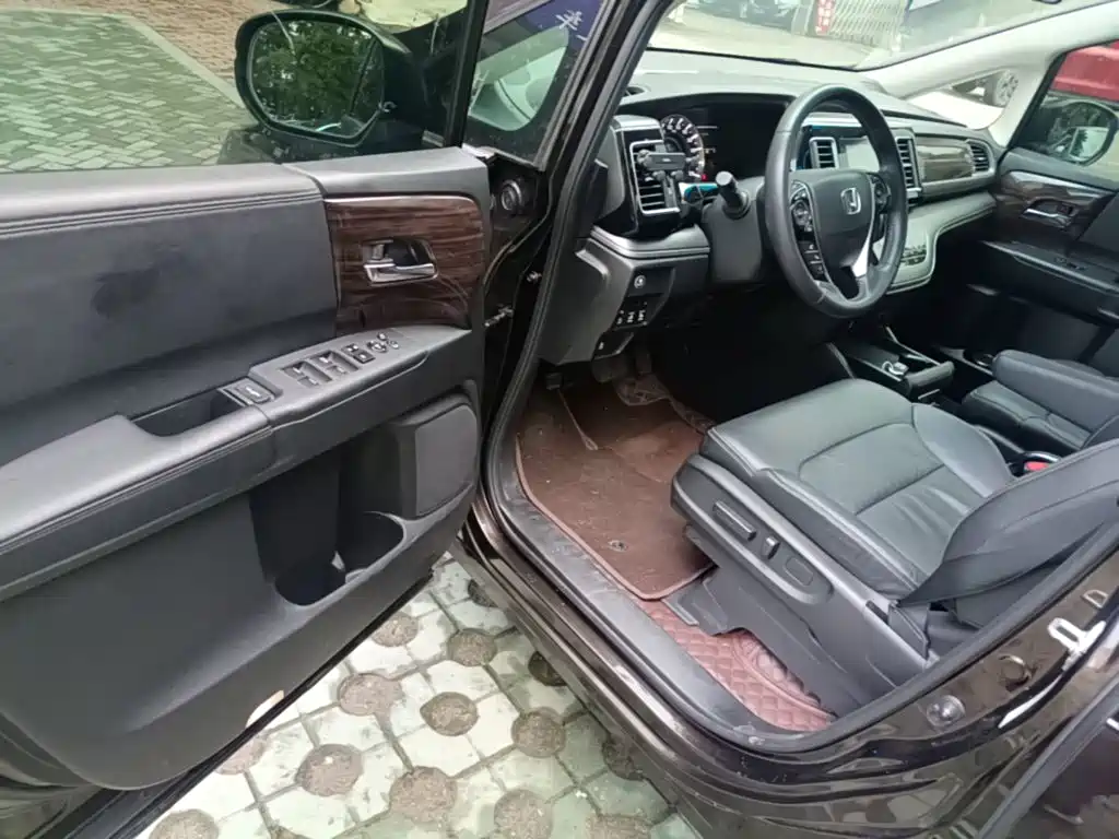 Honda Elysion — миниатюра 16