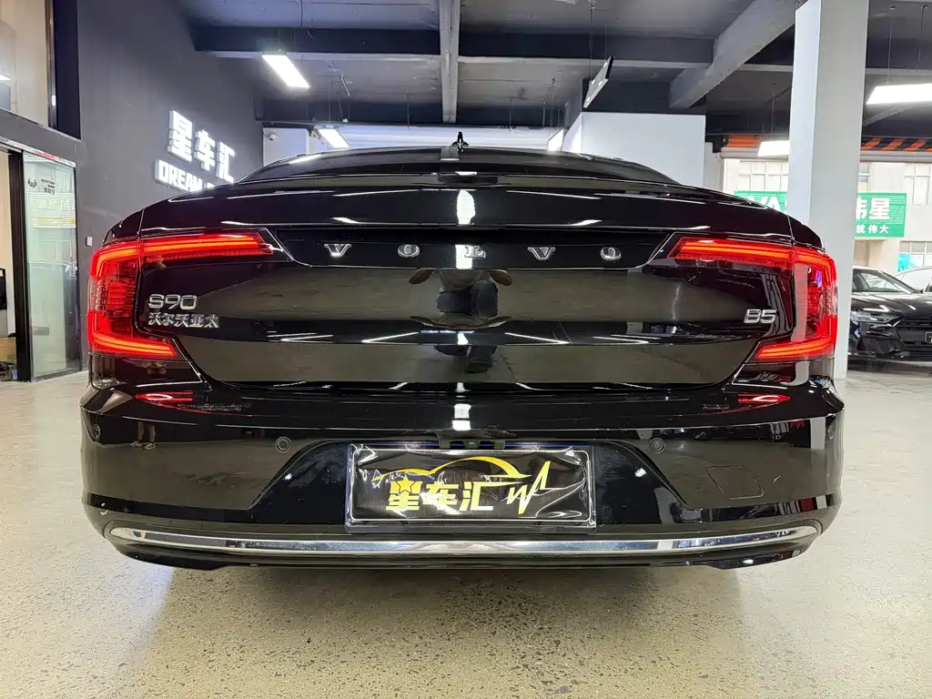 Volvo S90 — миниатюра 12
