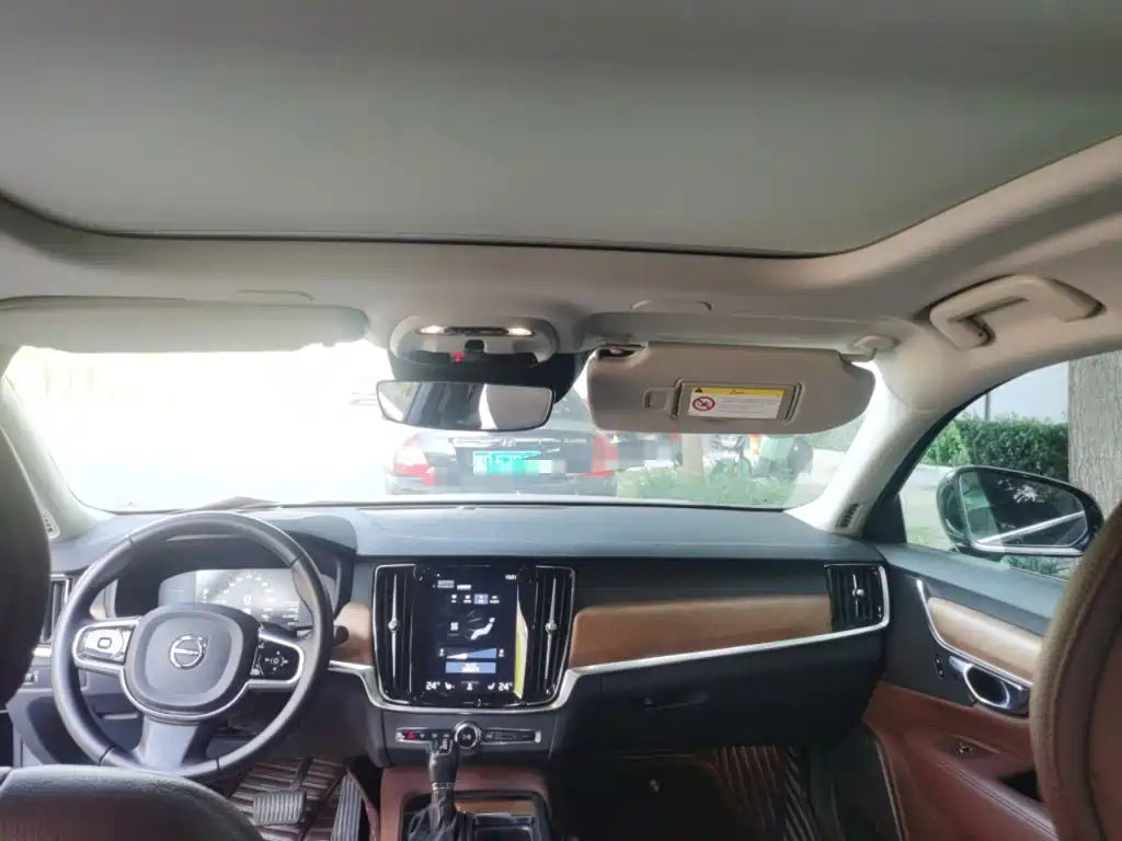 Volvo S90 — миниатюра 14