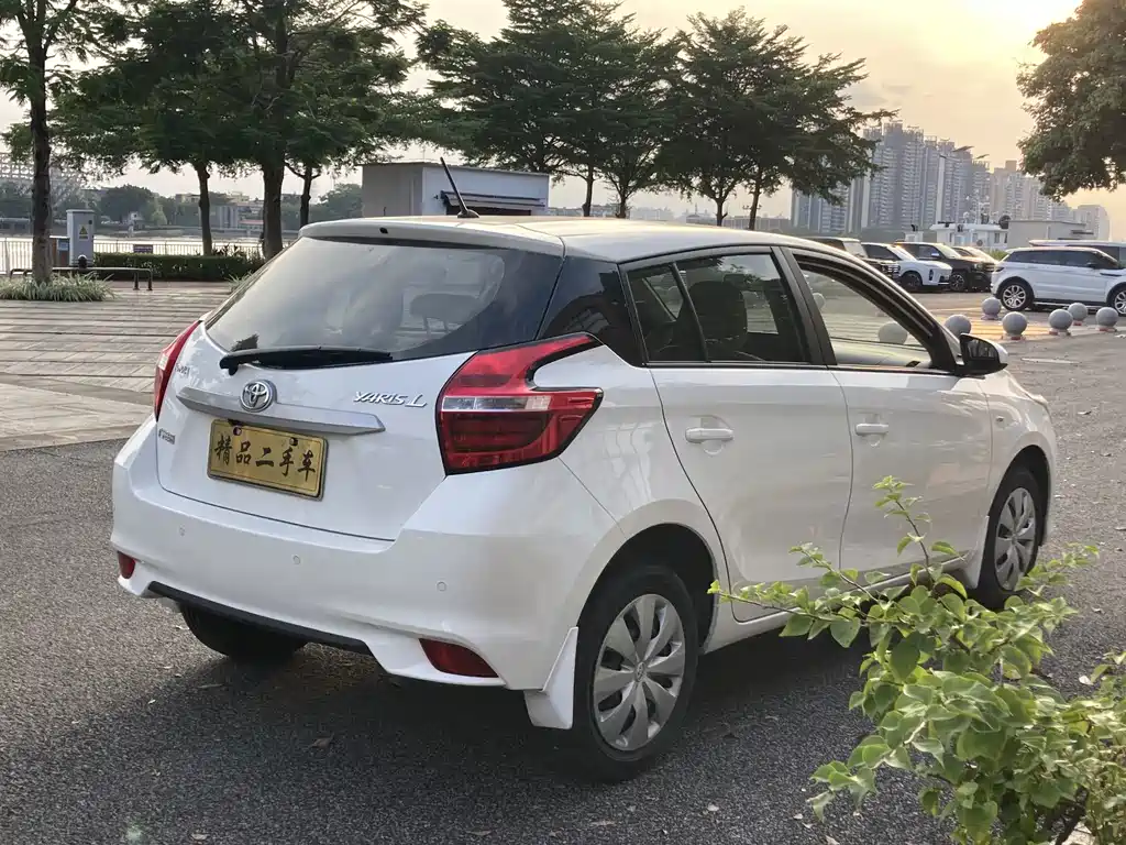 Toyota Yaris L — миниатюра 5
