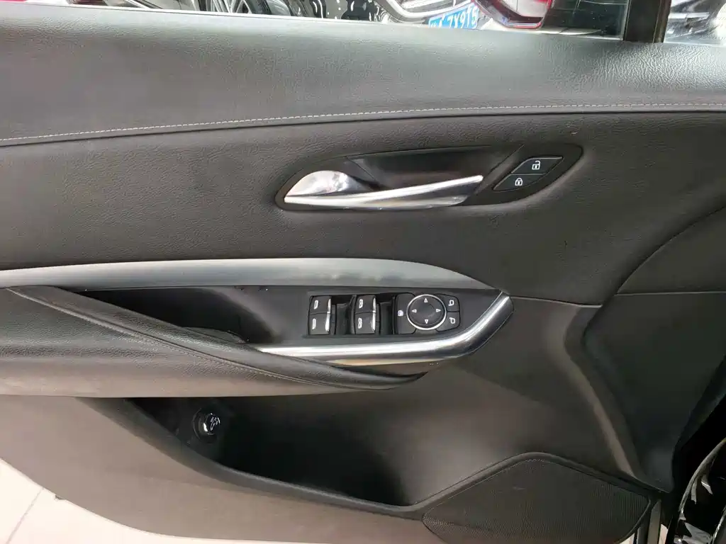 Cadillac XT4 — миниатюра 5