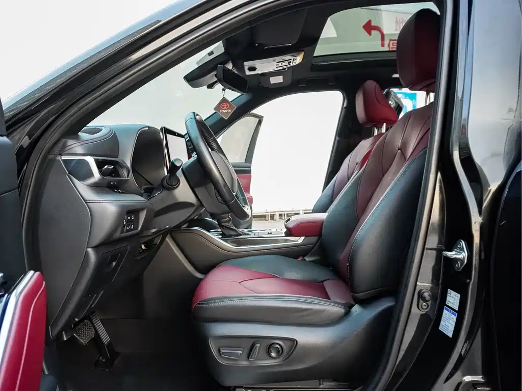 Toyota Crown Kluger — миниатюра 20