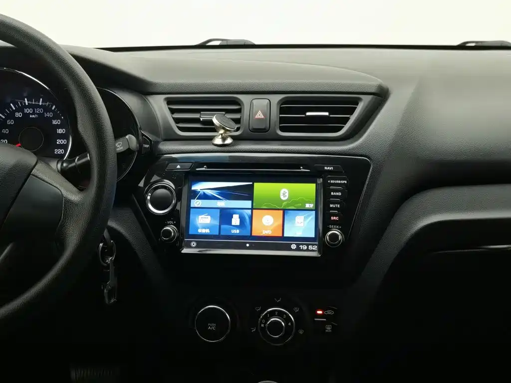 Kia K2 — миниатюра 12