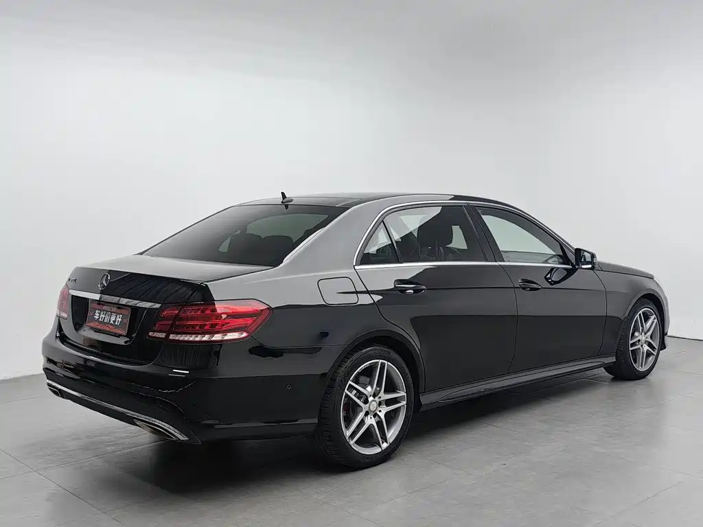 Mercedes-Benz E-Class — миниатюра 2