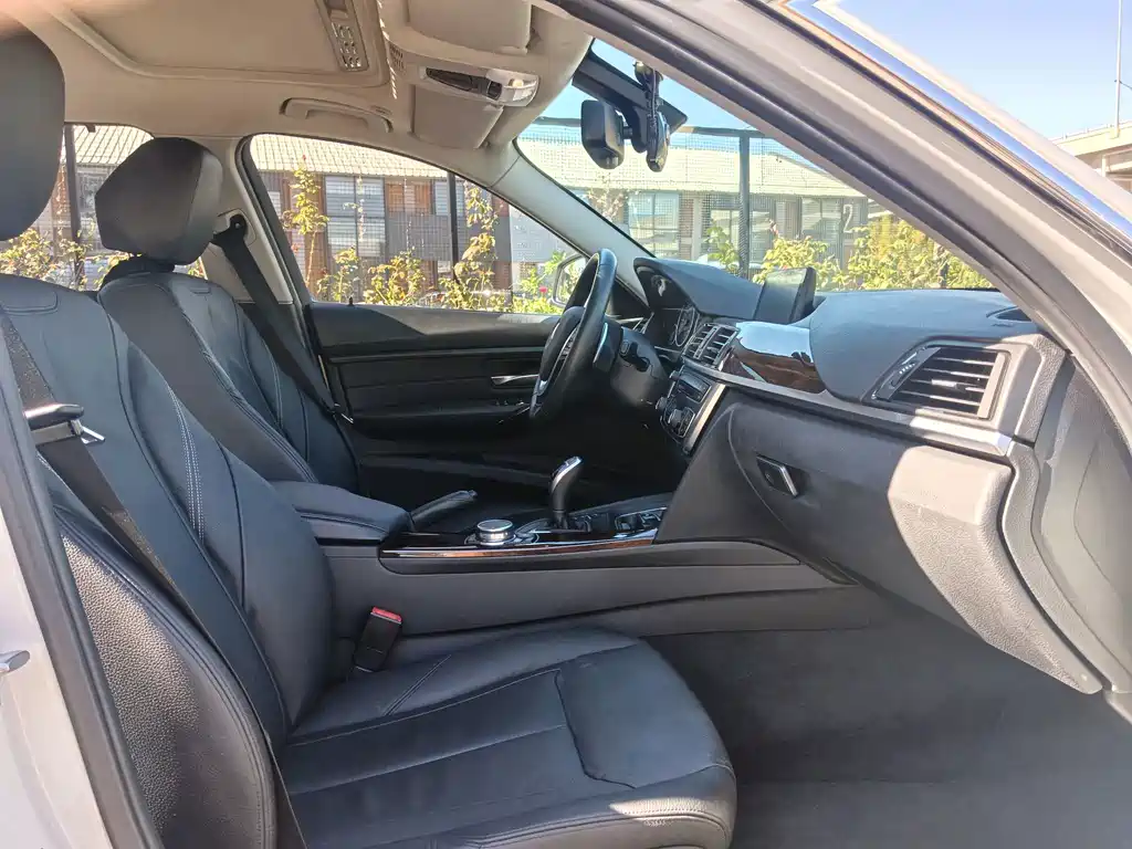 BMW 3 Series — миниатюра 24