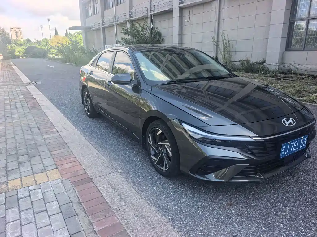 Hyundai Elantra — миниатюра 3