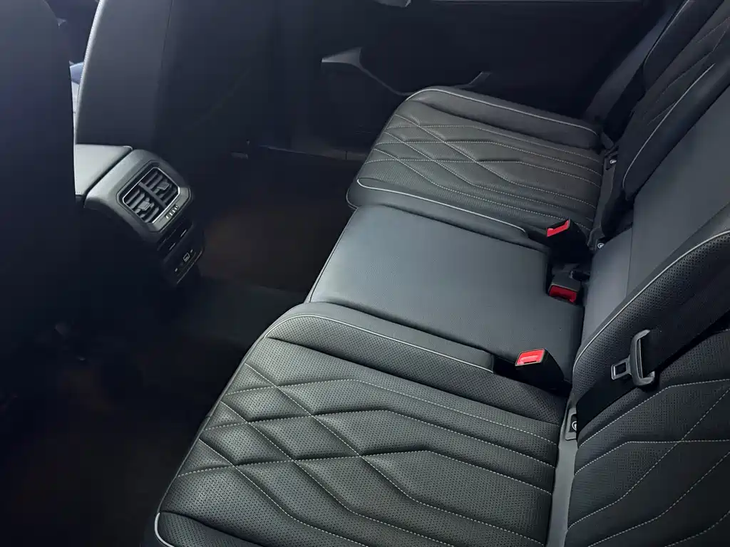 Volkswagen Tiguan L — миниатюра 6