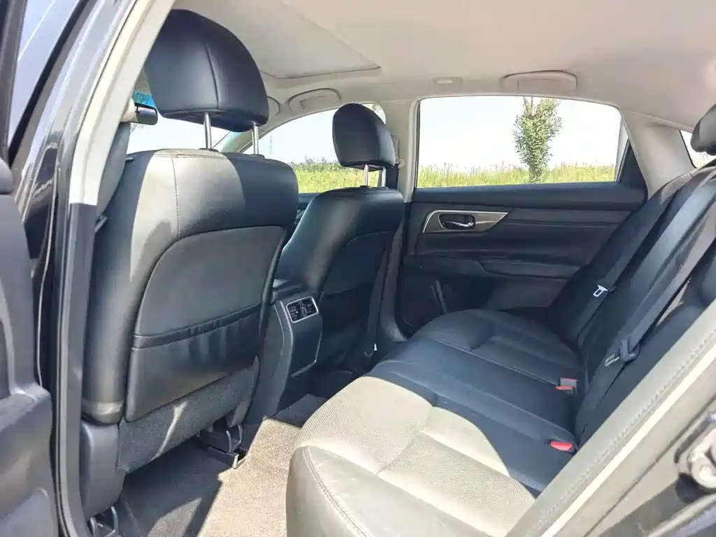 Nissan Teana — миниатюра 7