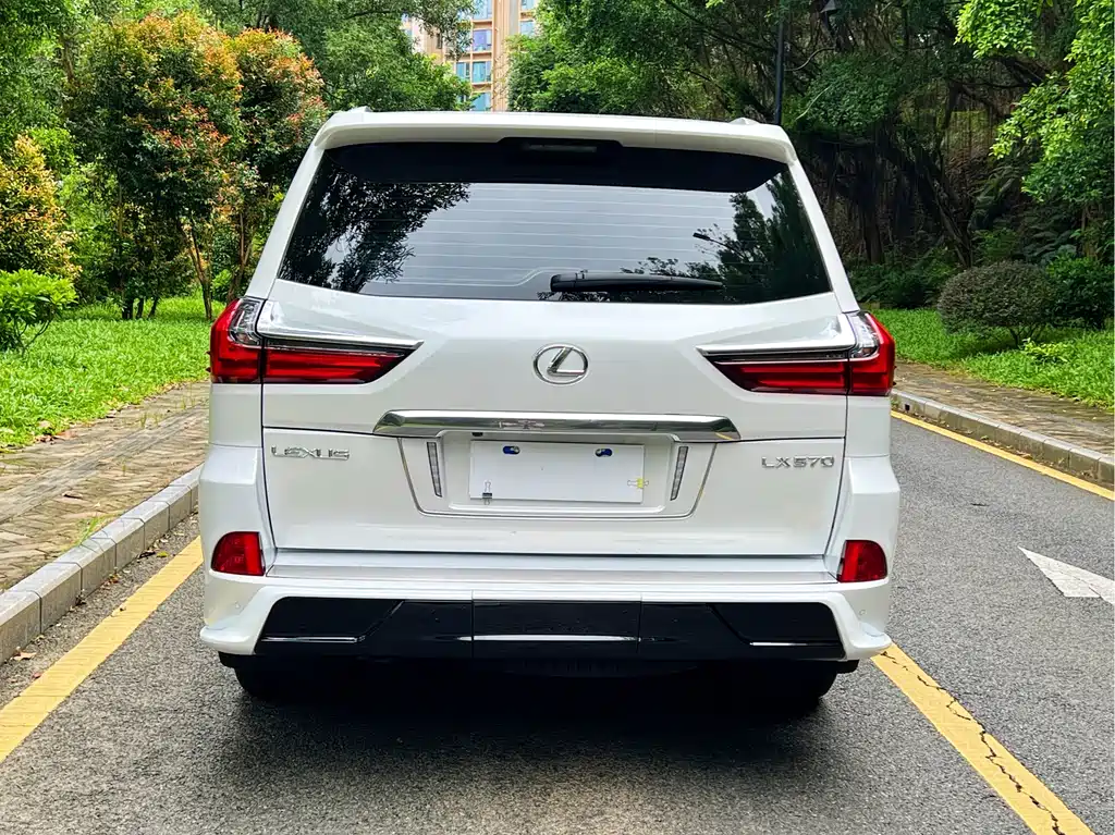 Lexus LX — миниатюра 17