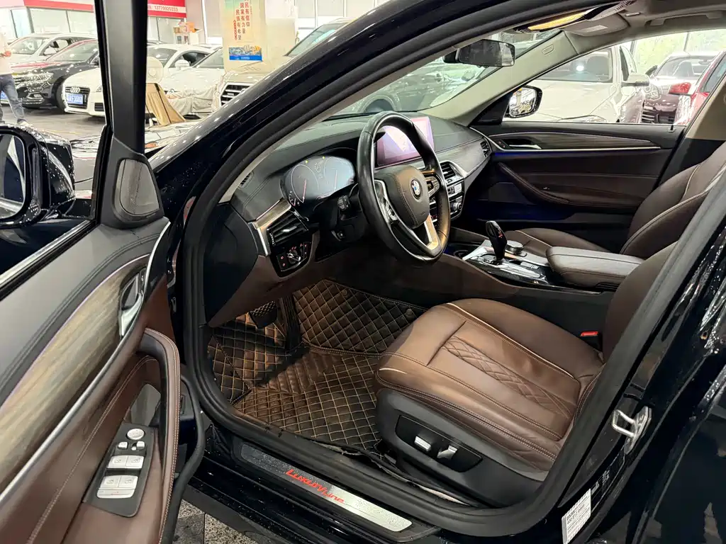 BMW 5 Series — миниатюра 4