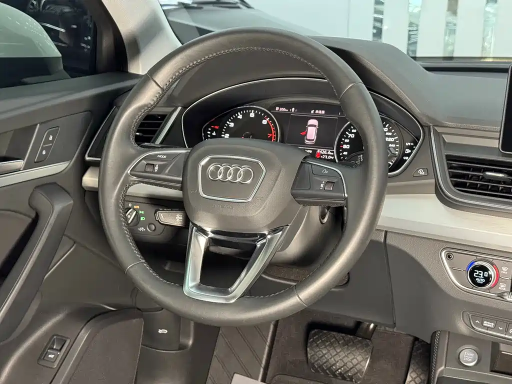 Audi Q5L — миниатюра 15