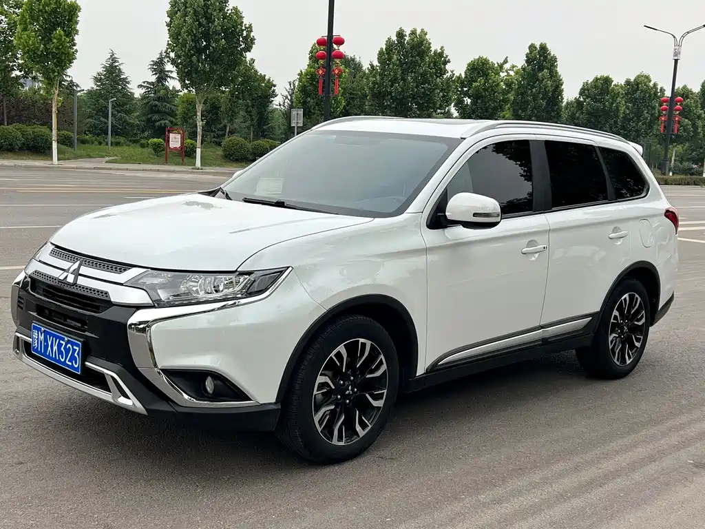 Купить Mitsubishi Outlander