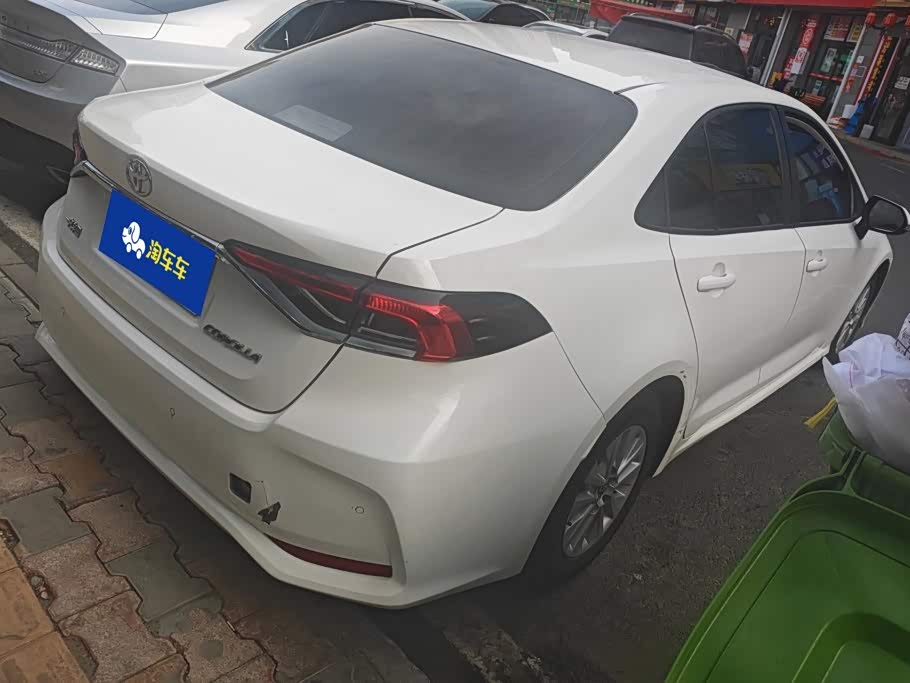 Toyota Corolla 1.5 л 2023 г. Белый, пробег 48500 км