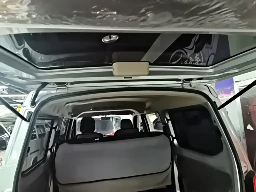 Wuling Rongguang S — миниатюра 19