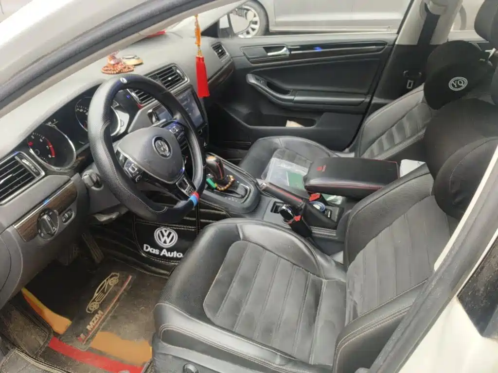 Volkswagen Sagitar 2017 230TSI AT Luxury