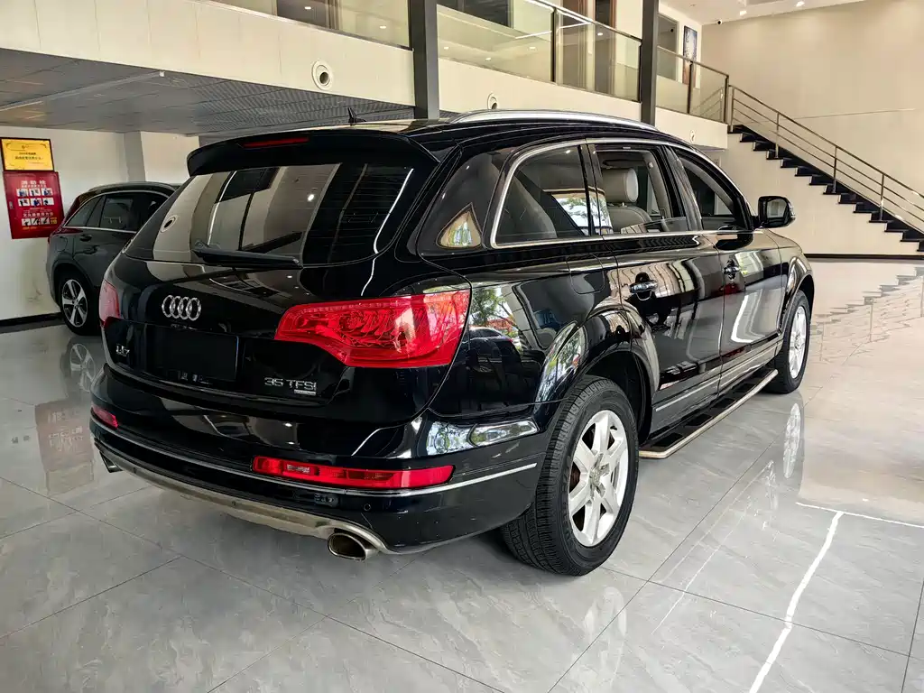 Audi Q7 — миниатюра 5