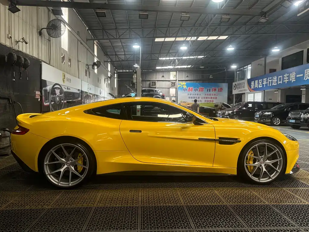 Aston Martin Vanquish 2013 6.0L