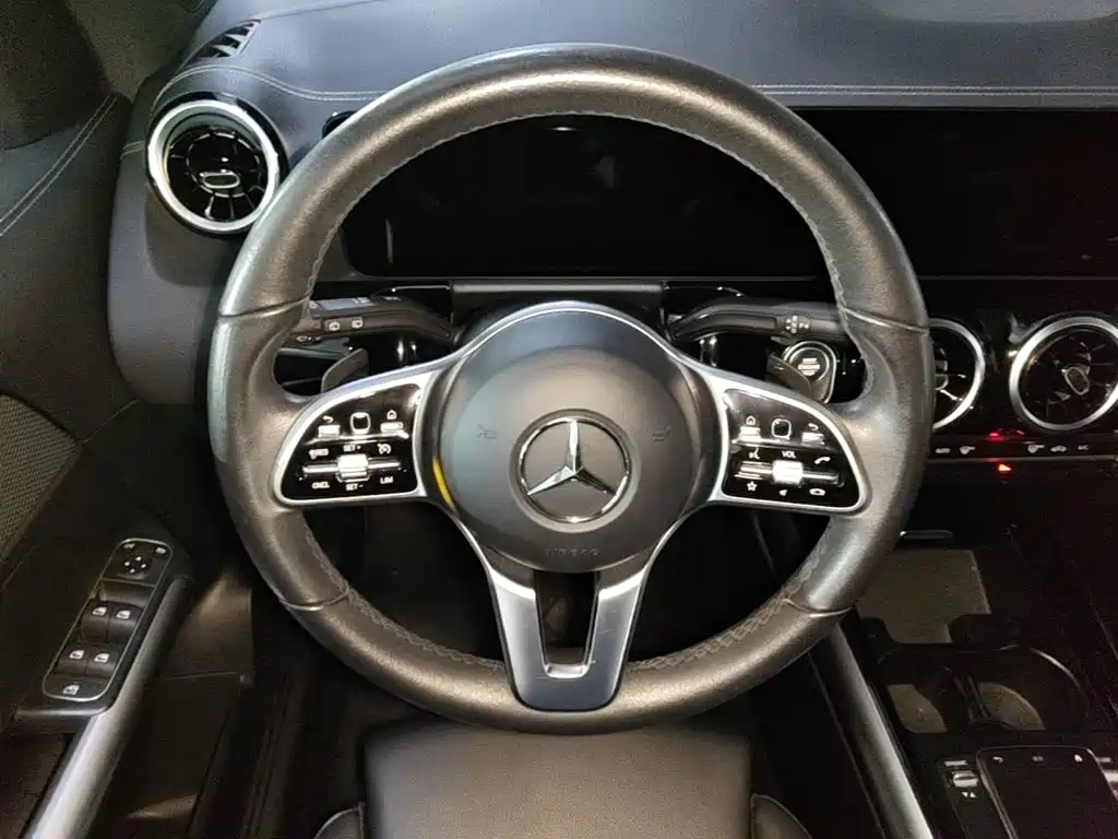 Mercedes-Benz GLA — миниатюра 15