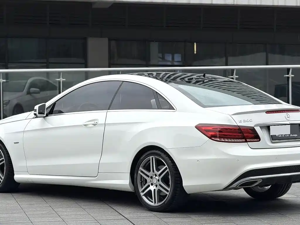 Mercedes-Benz E-Class (Import) — миниатюра 9