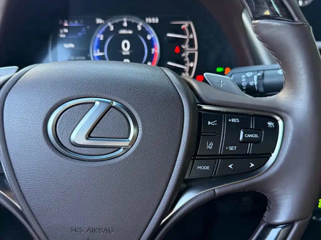 Lexus ES — миниатюра 14